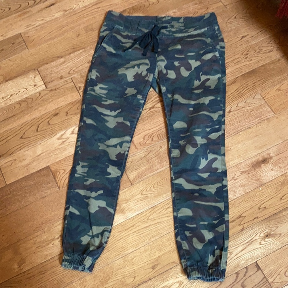 VIP Camo Elastic Waist Ankle Pant 11/12